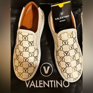 NWT $499 Valentino by Mario Valentino Regina Monogram Leather Sneaker,SizeUS 8.5